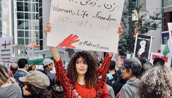 Protesta por las mujeres de Iran 