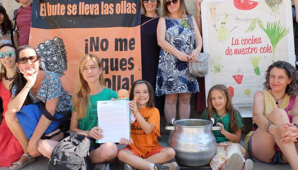 FAMPA Alhambra y AMPA Gómez Moreno presentan escrito en Delegación Educación de la Junta de Andalucía en Granada