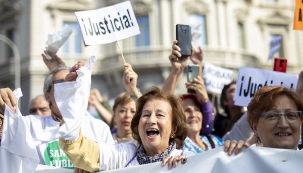 Manifestación por la Sanidad Pública en Madrid - 7