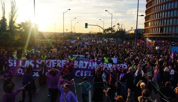 Comienza la manifestación feminista del 8M en Sevilla