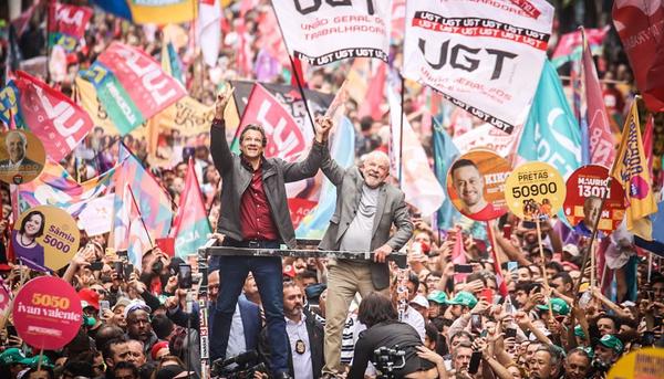 Lula en plena campaña electoral. Foto: mediareduy