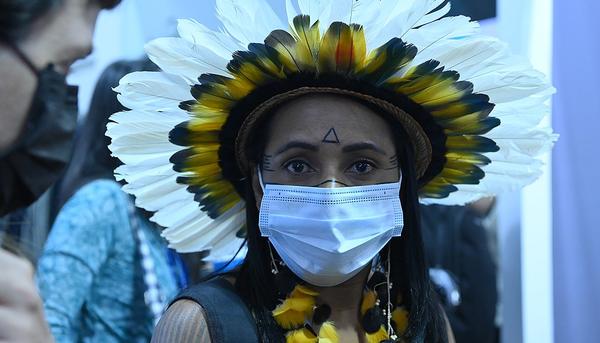 Las voces indígenas y la sociedad civil lucharon por ser escuchadas -o por acceder a los eventos- dentro de los salones de la COP26. Fuente: Beyond Nuclear International