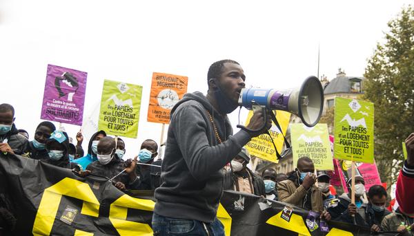 manifestantes paris sin papeles