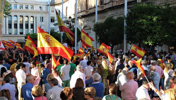 Manifestación Monarquia Sevilla