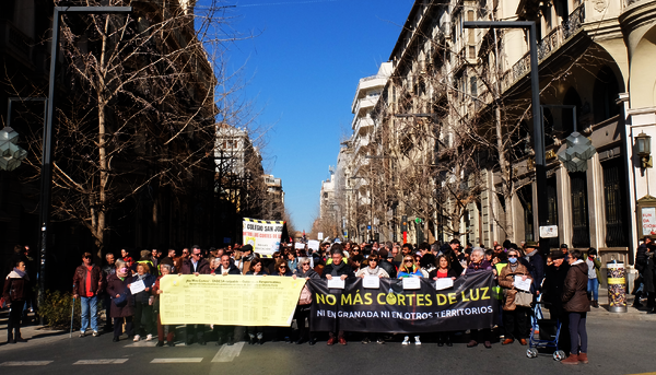 Manifestación contra cortes de luz Granada portada