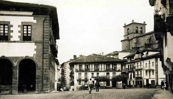 Plaza de Oiartzun en 1936