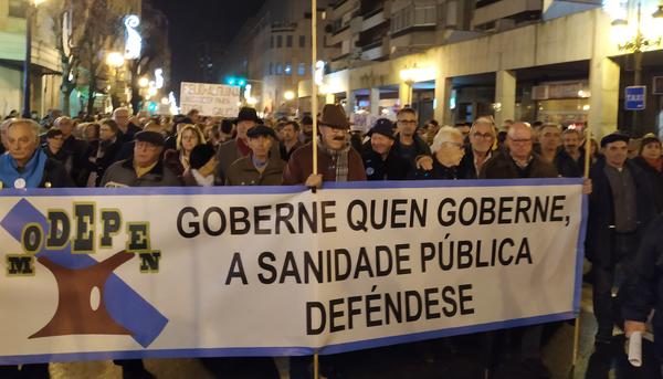 MODEPEN na manifestación da sanidade de Vigo (decembro 2018)