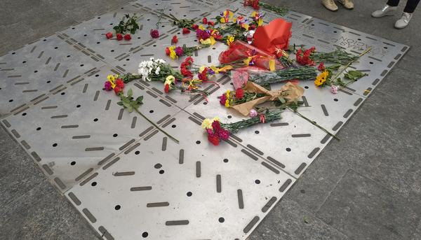 Flores víctimas bombardeo fascista Alicante 