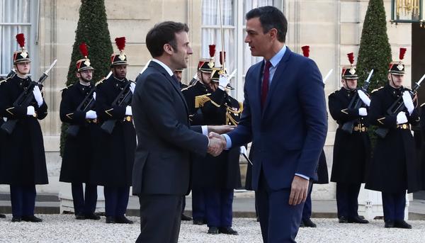 Pedro Sanchez y Emmanuel Macron en el Palacio del Elíseo 2