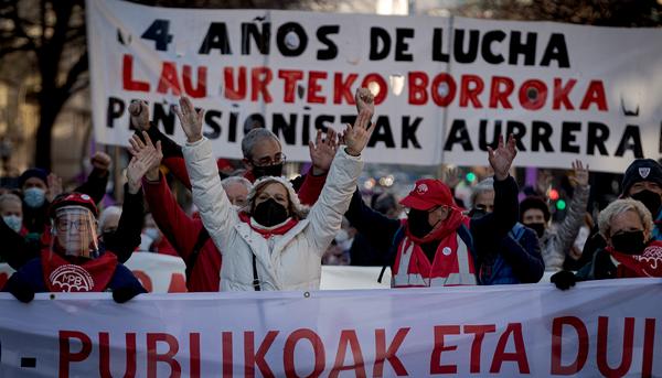 Manifestación cuarto aniversario Movimiento Pensionistas en Bilbao - 4