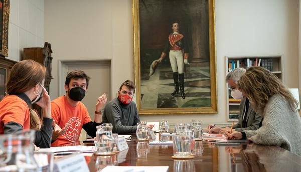Representantes de los sindicatos de inquilinos de Madrid y Catalunya se reunieron el 11 de febrero con la ministra Raquel Sánchez.