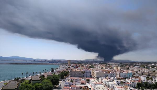 Nube tóxica Campo de Gibraltar