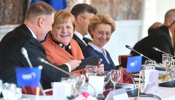 Angela Merkel y Ursula von der Leyen.