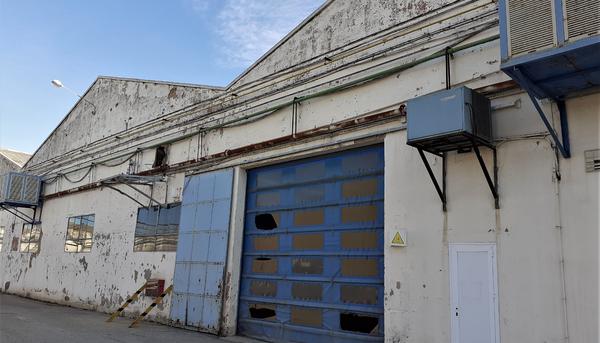 Linares nave abandonada