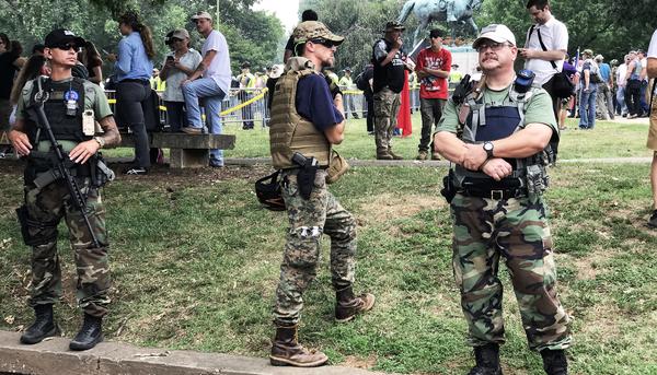 Milicia de extrema derecha en Charlottesville durante el 12 de agosto de 2017