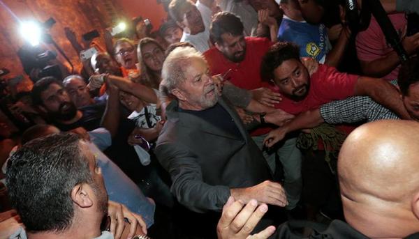 Lula antes de entrar a la cárcel