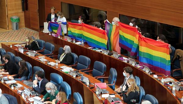 Asamblea de Madrid debate derogación leyes LGTBI  - 11