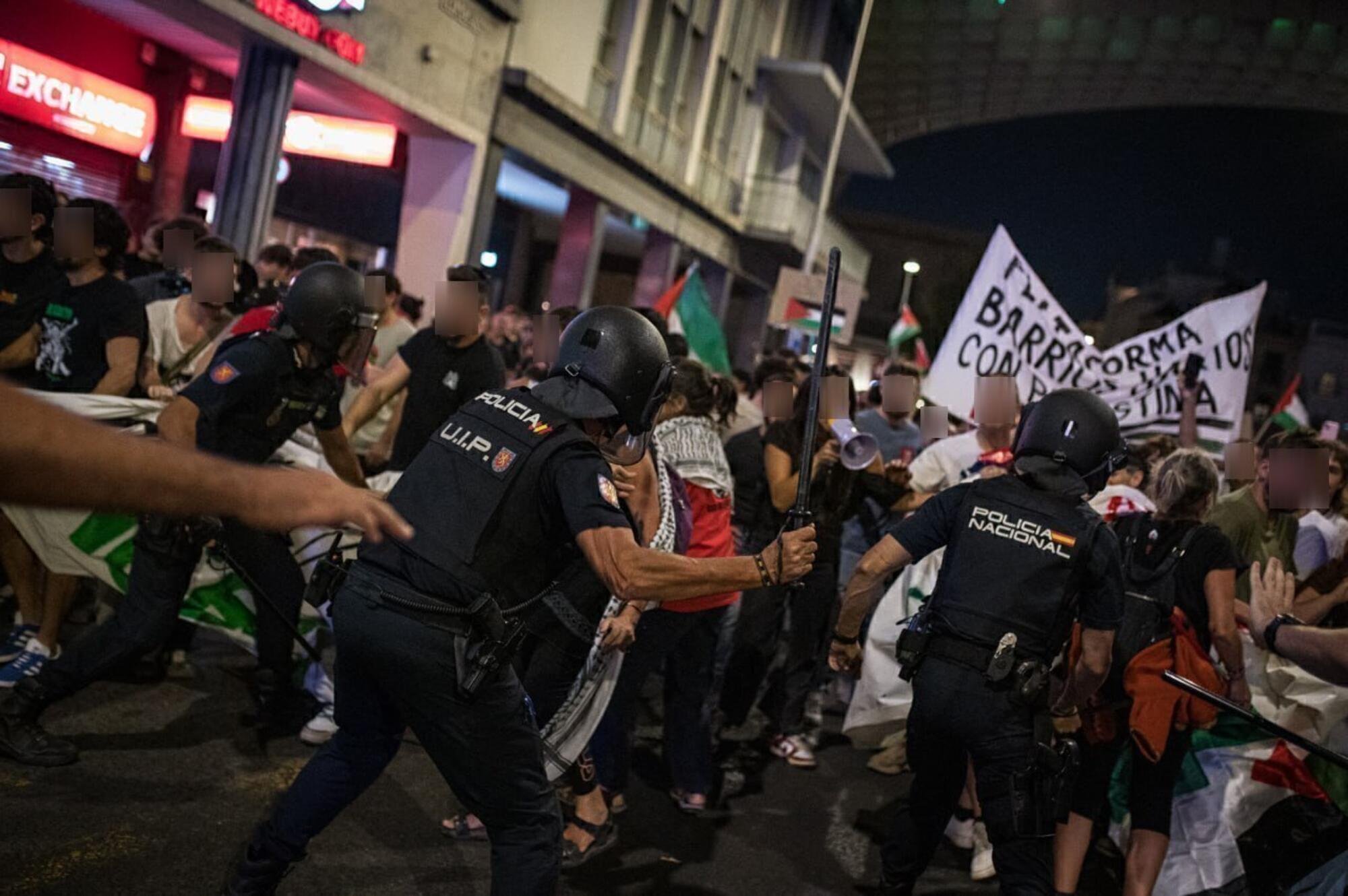 Policia Sevilla Pixelada