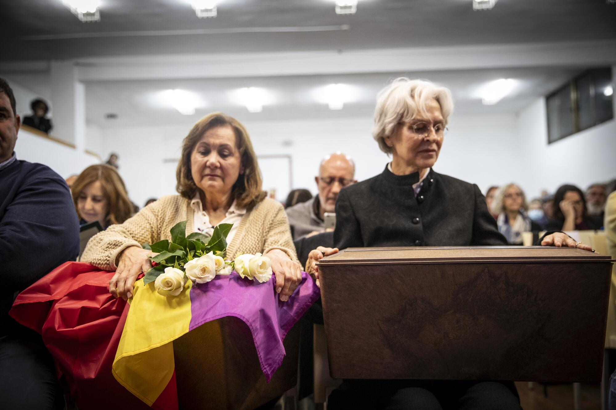 Entrega restos de Carmen Rodríguez Parra, José Raya Hurtado, Francisco Soriano López y José García Esteban en Víznar, Granada - 8