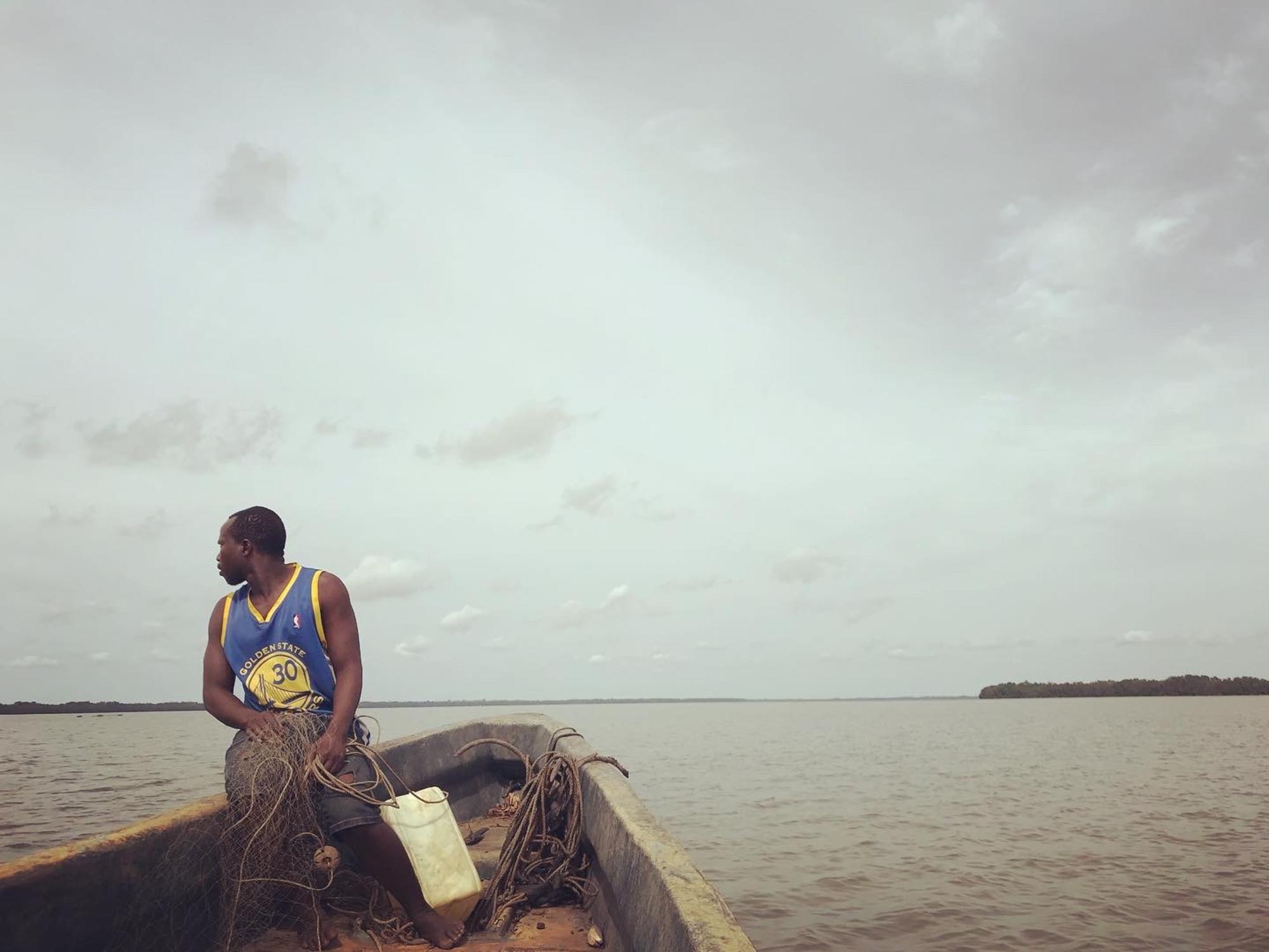 Pescador en el río Gambia