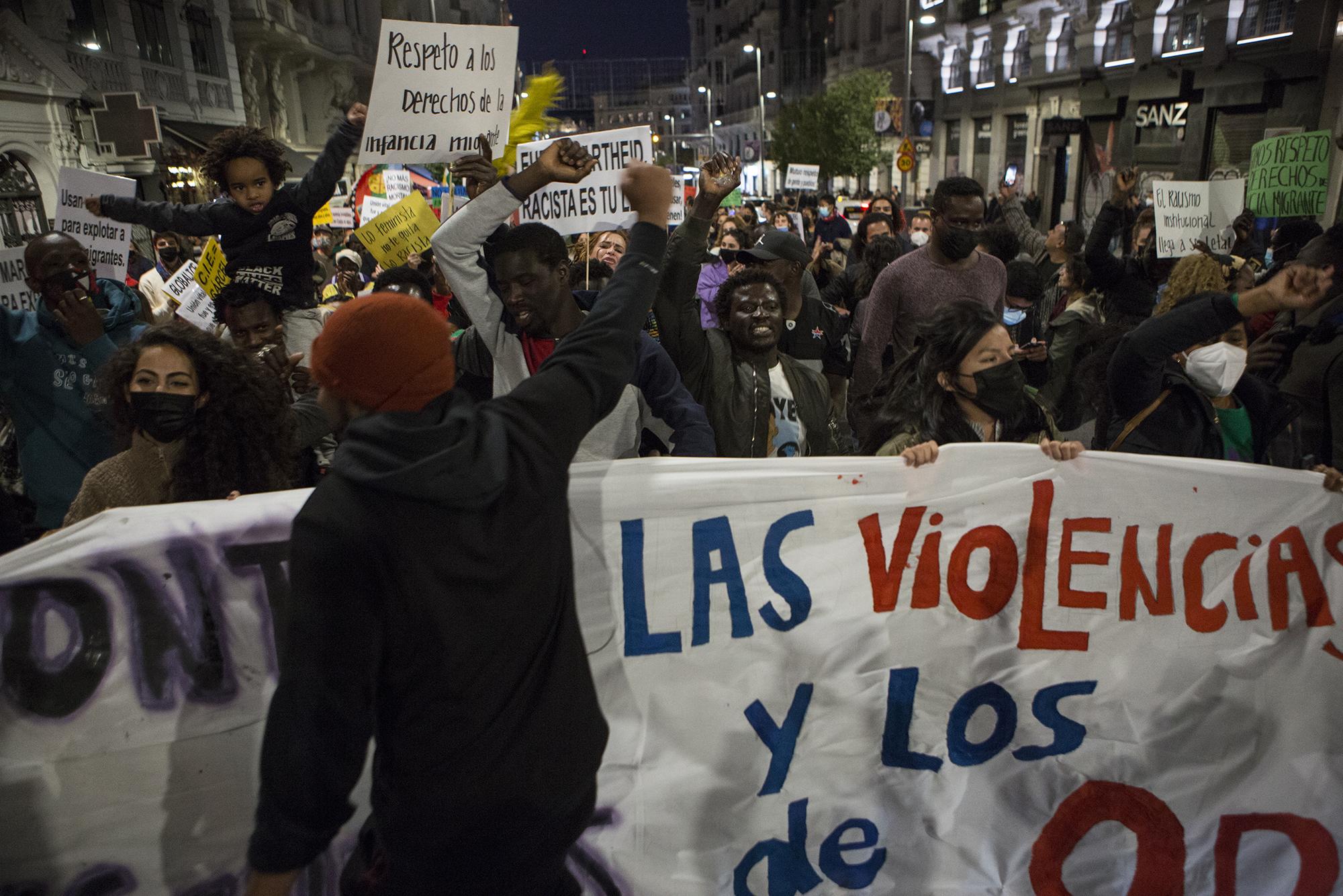 Manifestación antirracista en Madrid: Contra la violencia racista y los delitos de odio - 15