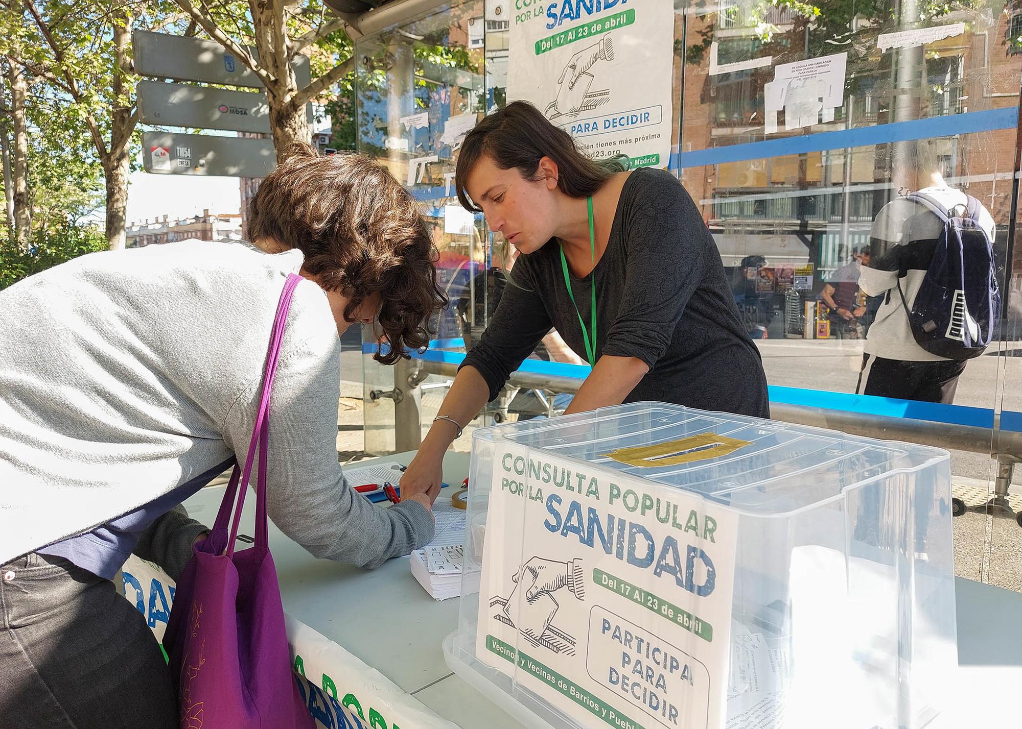 Mesa por la sanidad publica multada