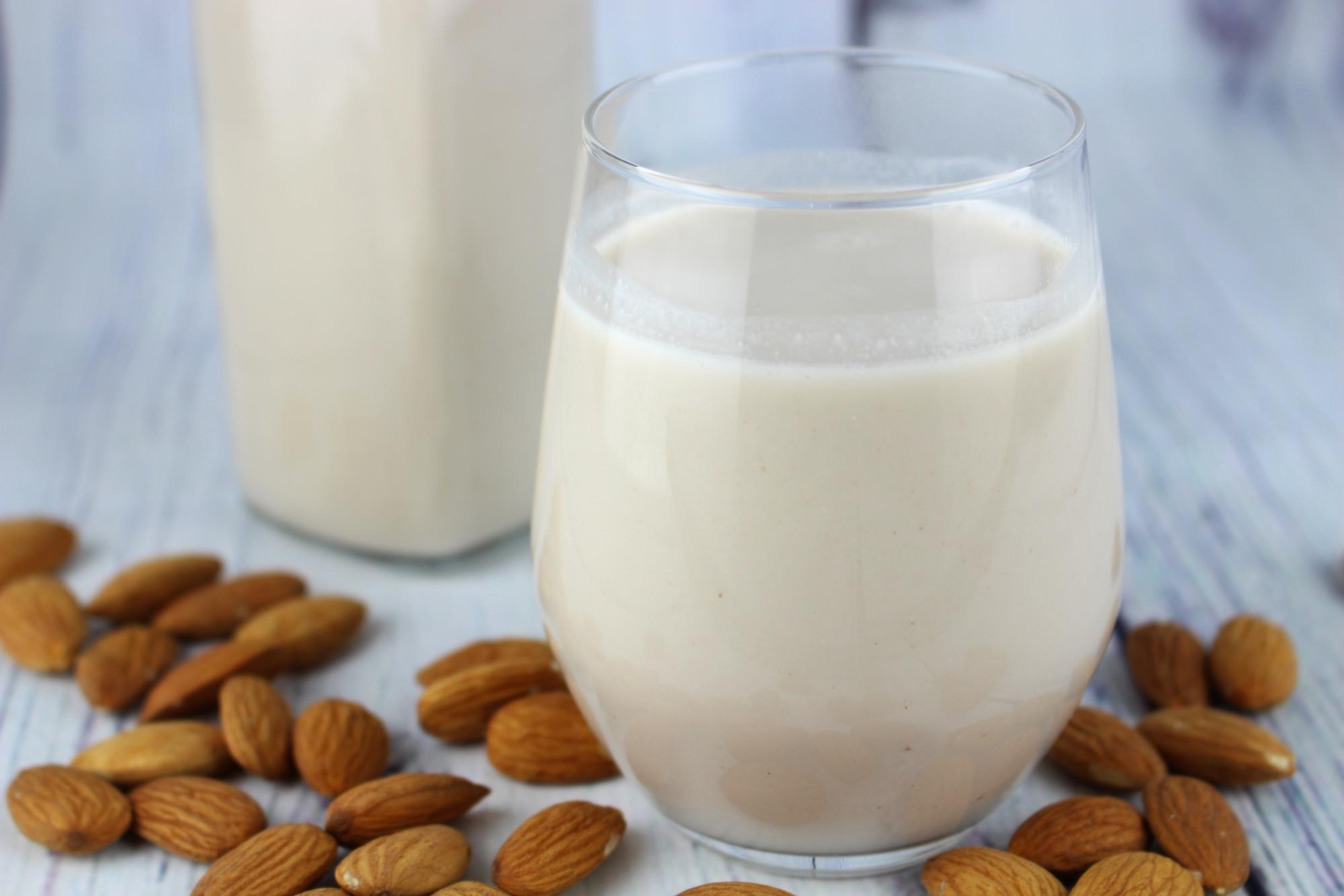 Leche de almendras.