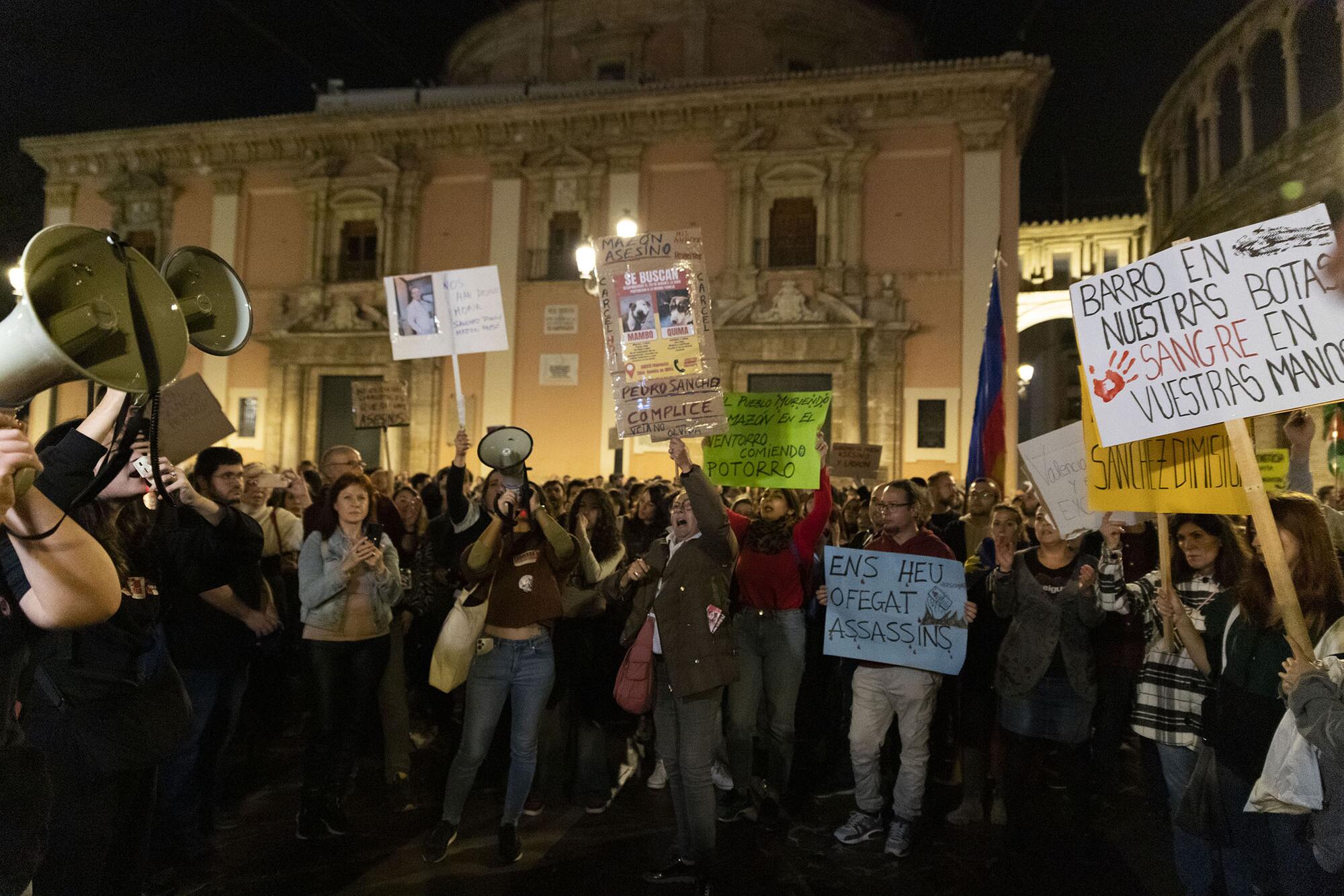 Más de 100.000 personas según Delegación de Gobierno marcharon por la ciudad de València cuando se cumple un mes de la dana.