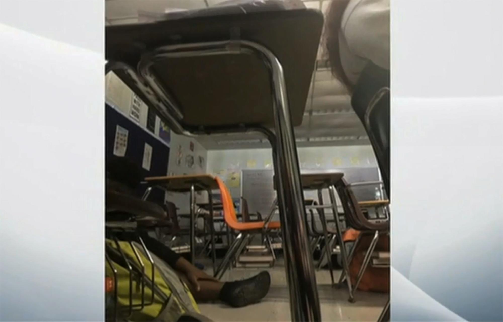 Una de las aulas del instituto de Parkland (Florida) en el que un exalumno ha asesinado a 17 personas