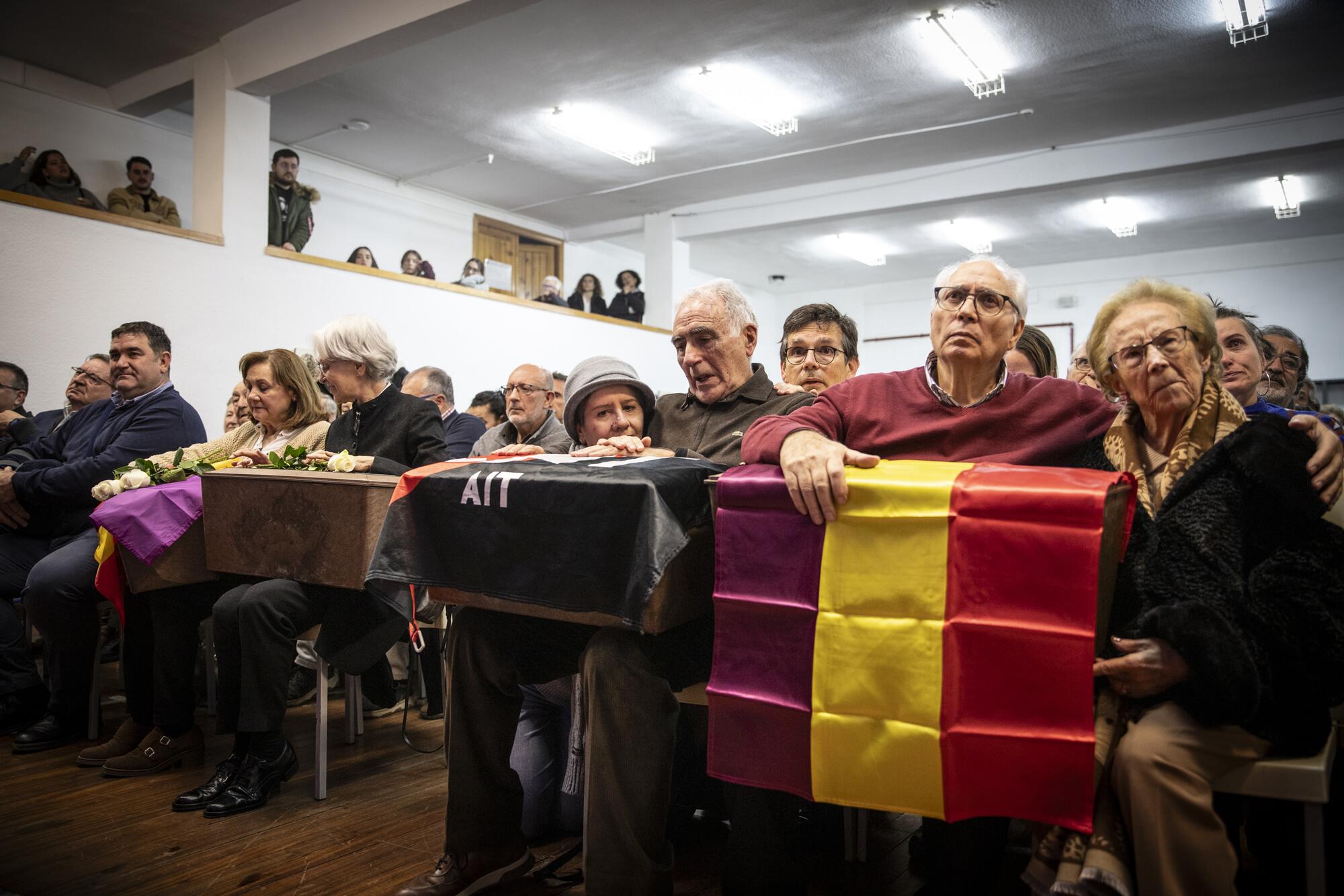 Entrega restos de Carmen Rodríguez Parra, José Raya Hurtado, Francisco Soriano López y José García Esteban en Víznar, Granada - 7