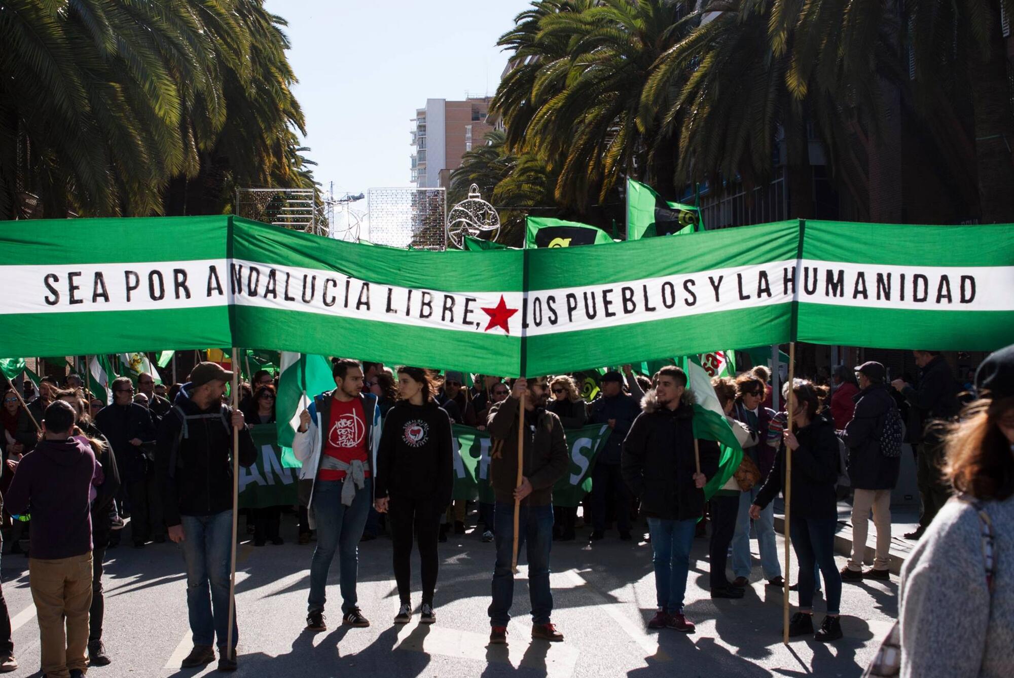 4 de diciembre bandera larga