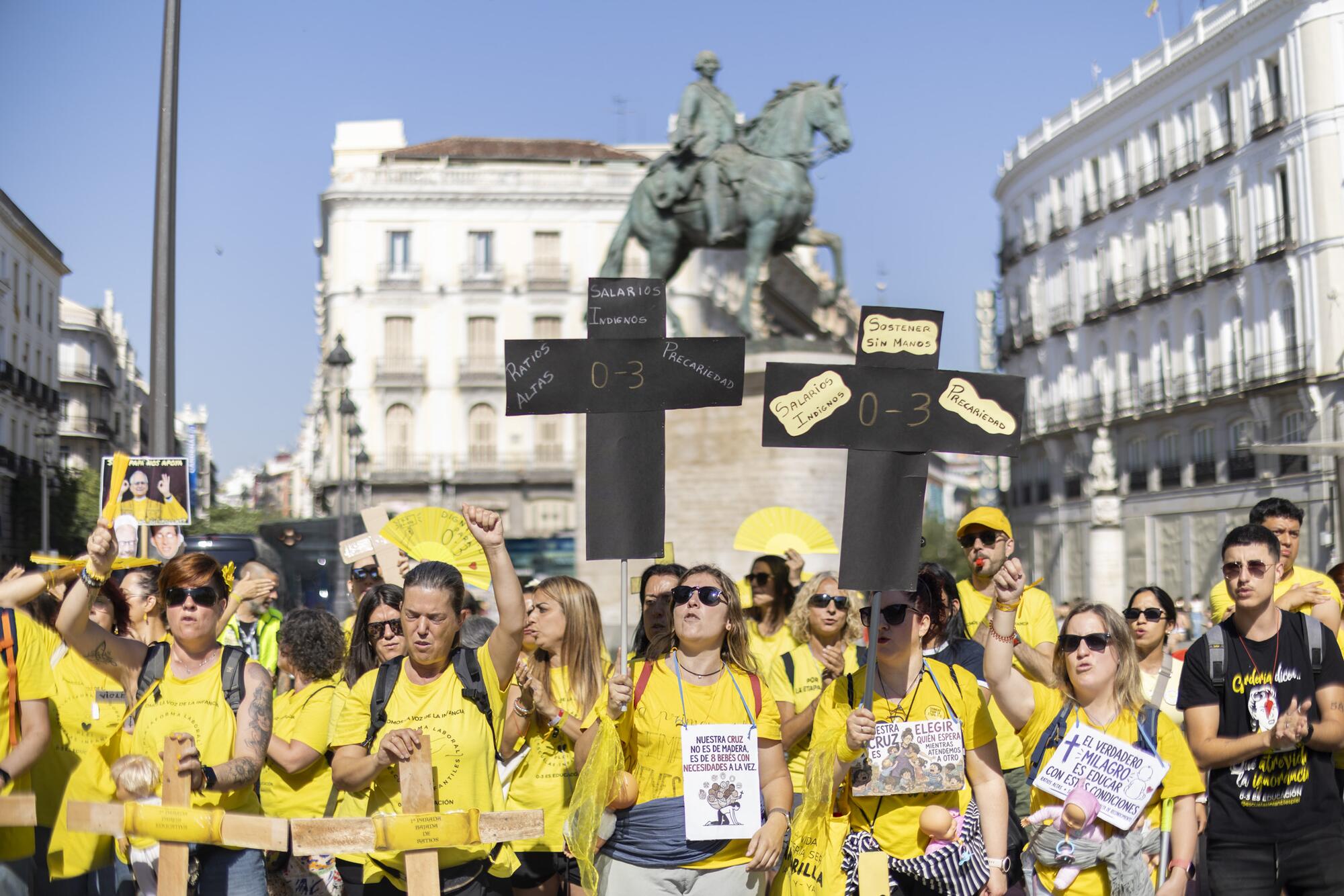 Via Crucis por la educación pública  0-3 - 12