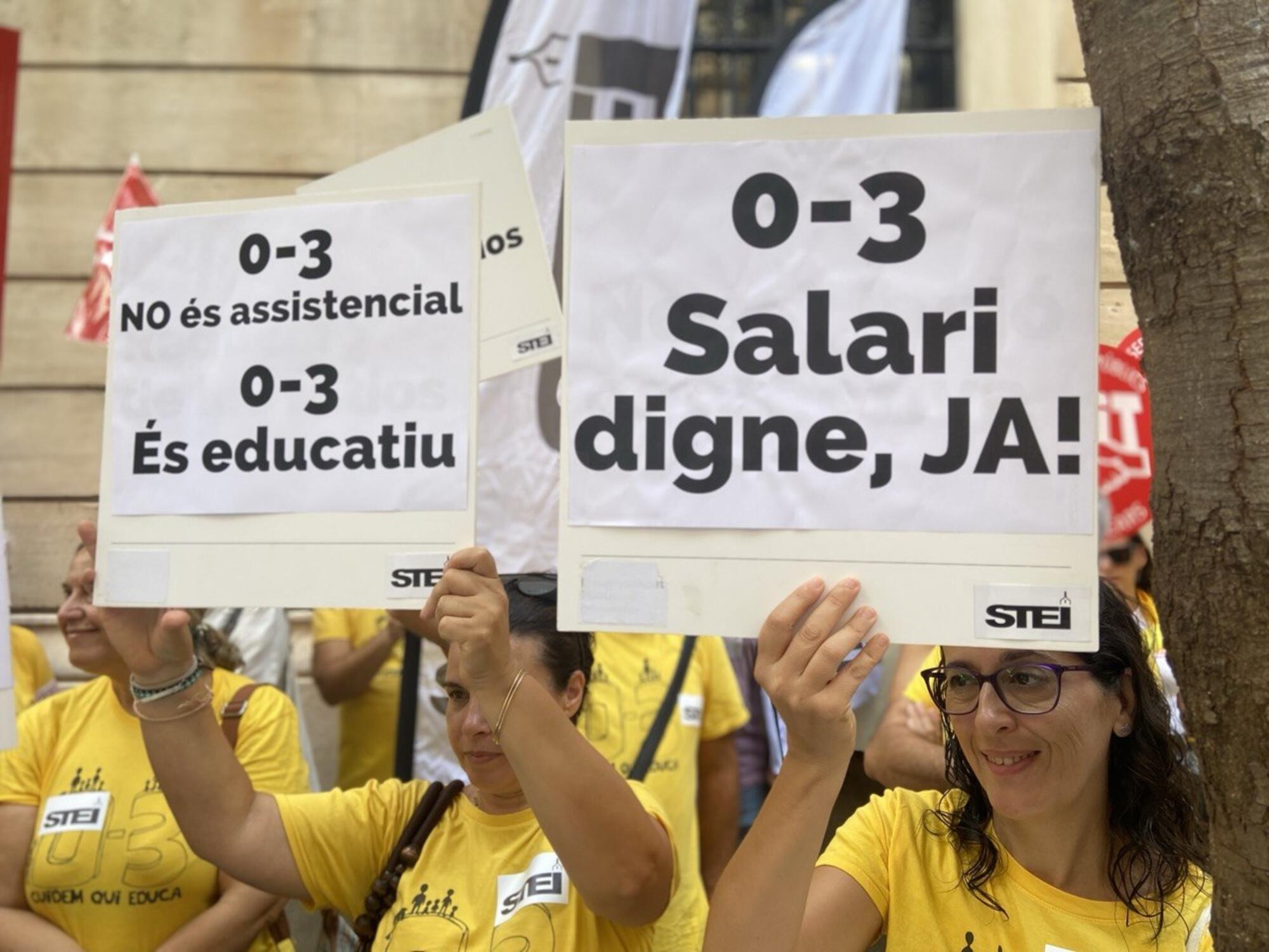 Manifestación de profesoras de educación infantil en Baleares