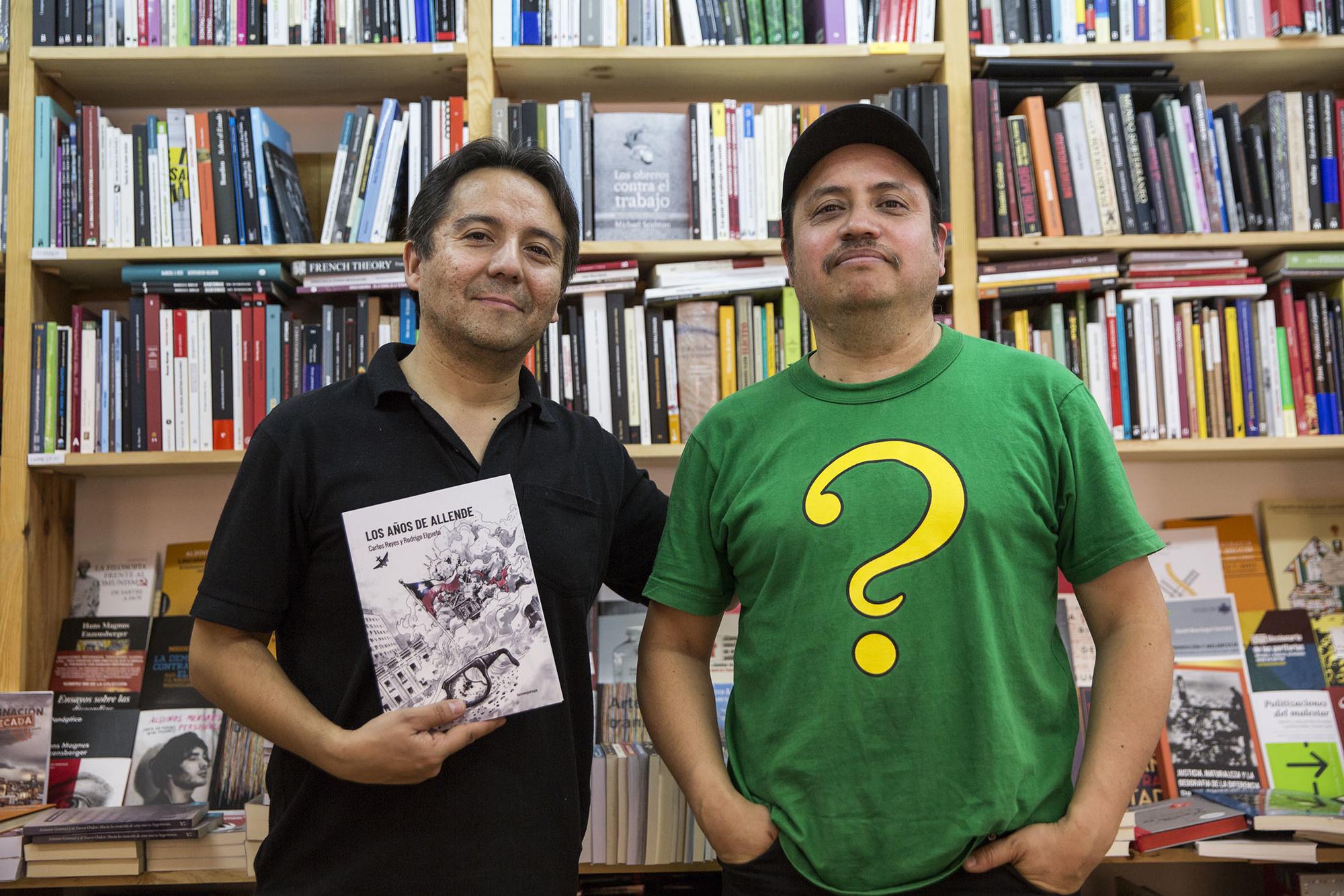 Rodrigo Elgueta y Carlos Reyes, autores del cómic ‘Los años de Allende’