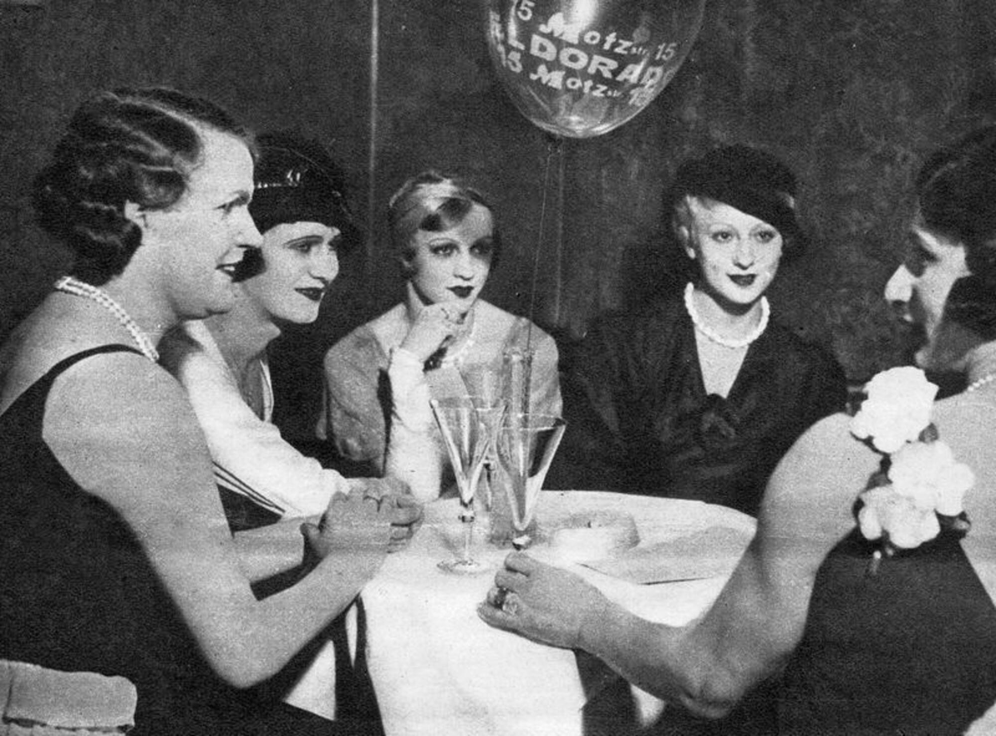 Lesbianas en el bar Eldorado de Berlín circa 1925