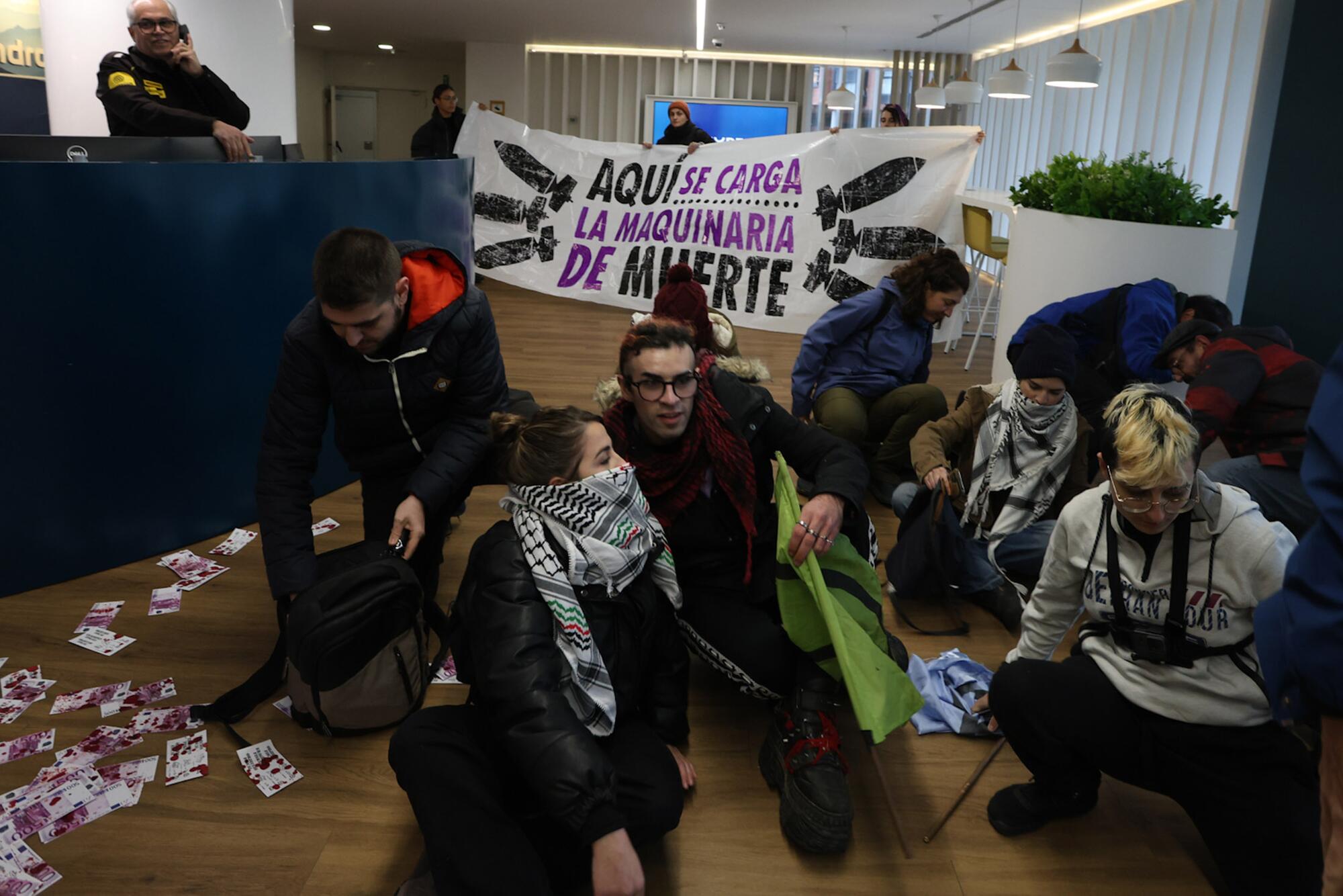 Acción Indra Extinction Rebellion - 2