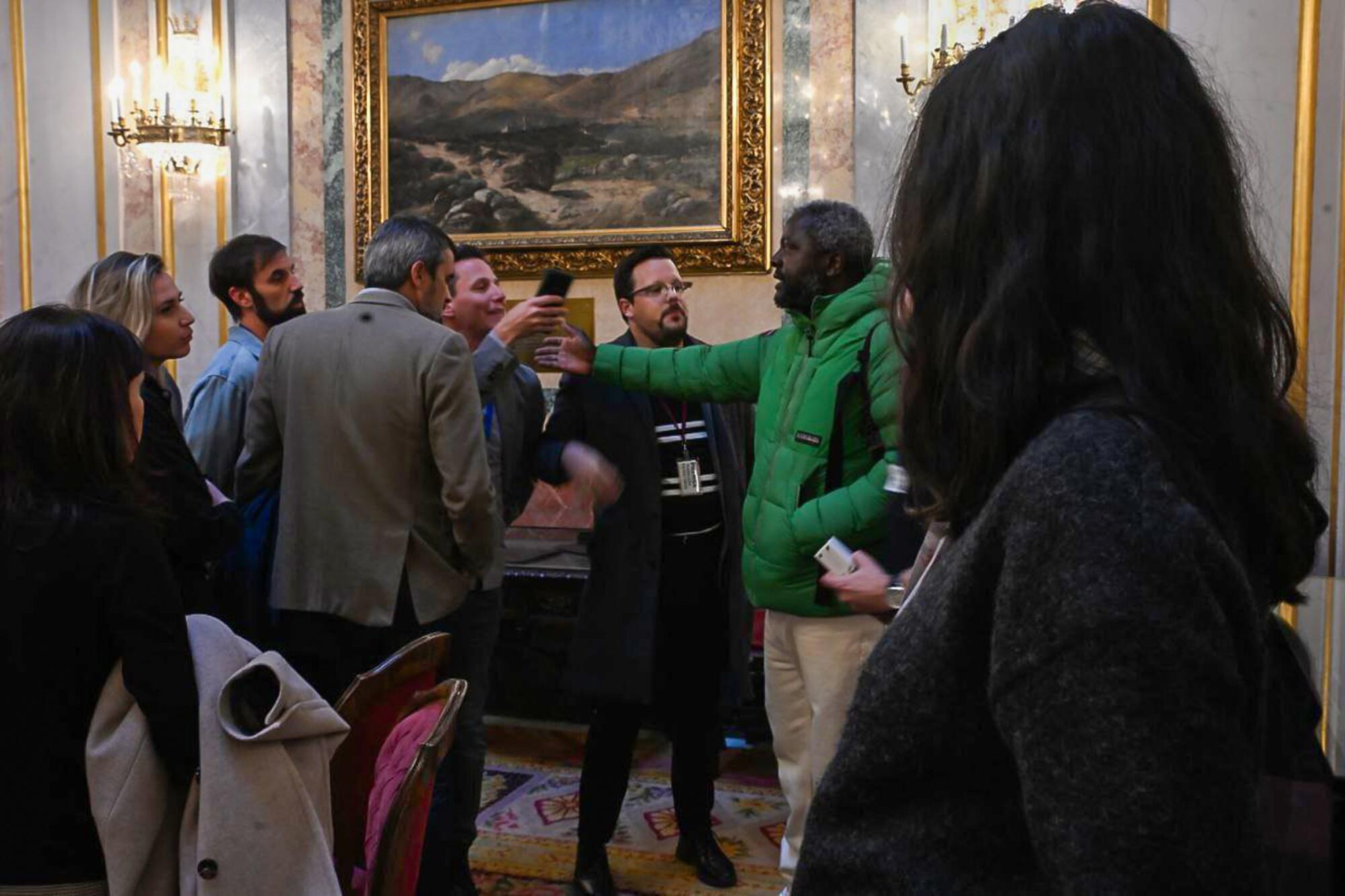 Bertrand Ndongo discusion periodistas 