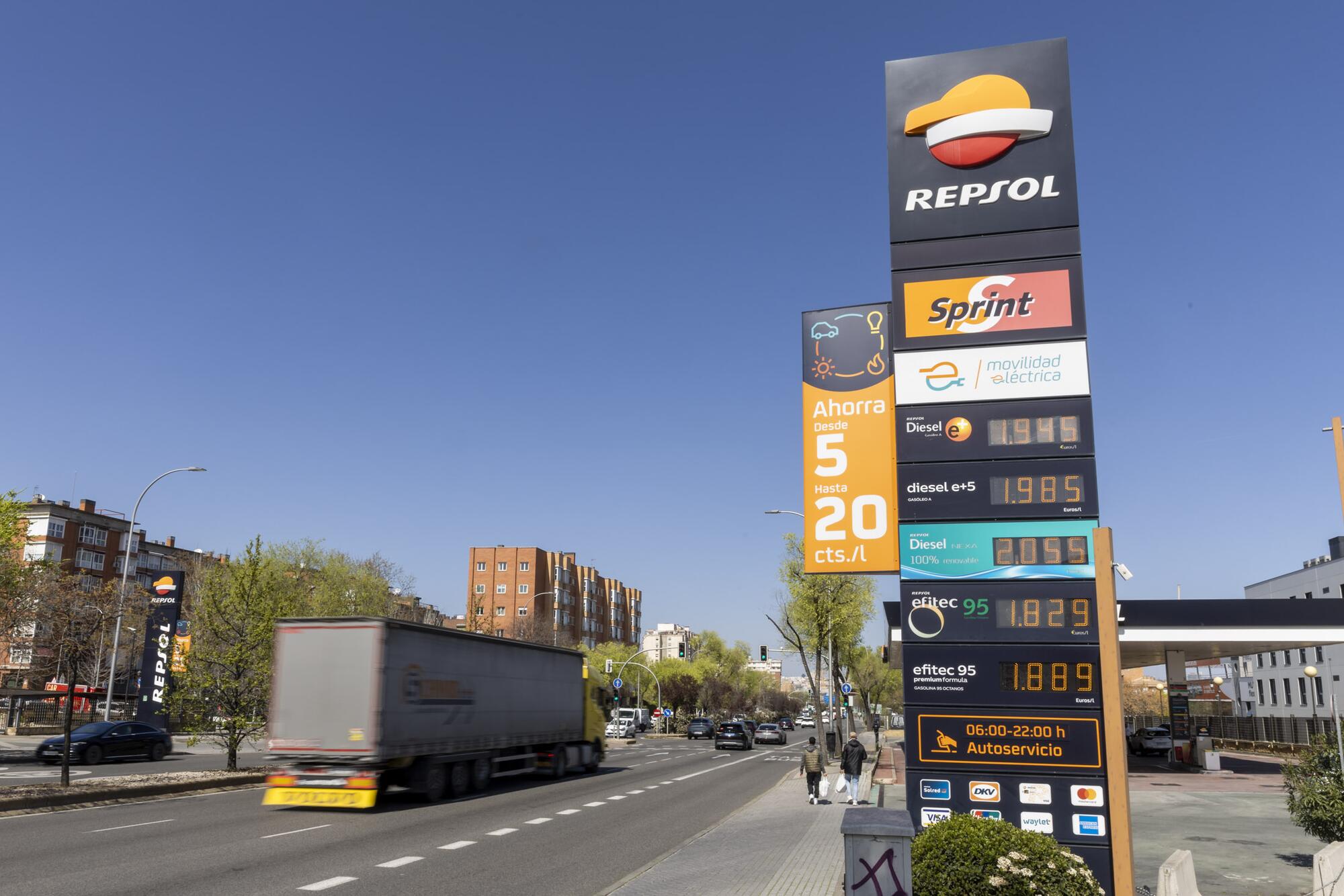 Gasolinera Repsol Villaverde - 1