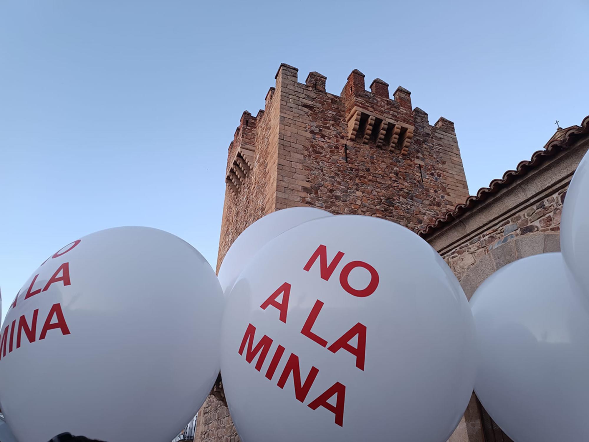 Globos no mina Cáceres