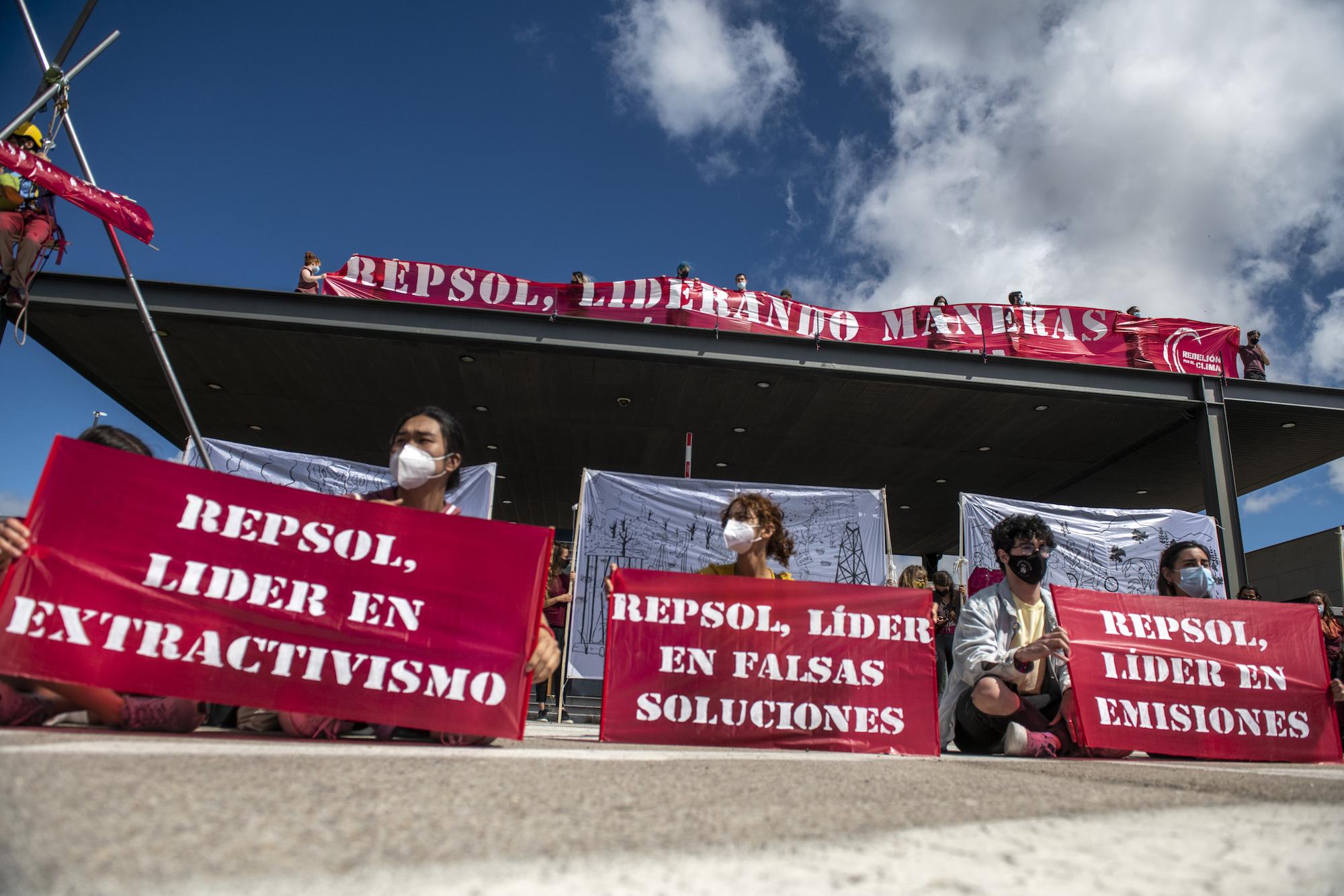 Rebelión por el Clima bloquea la sede de Repsol en Móstoles - 8