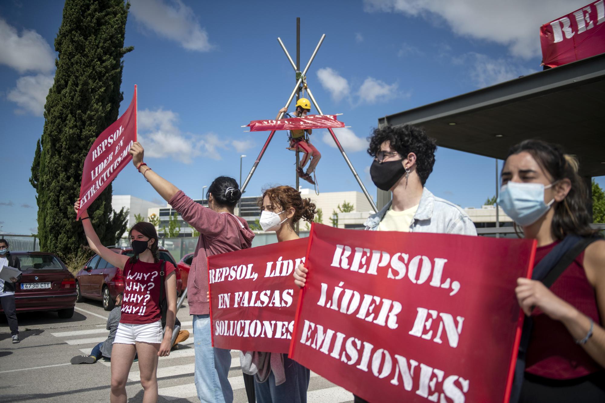 Rebelión por el Clima bloquea la sede de Repsol en Móstoles - 7