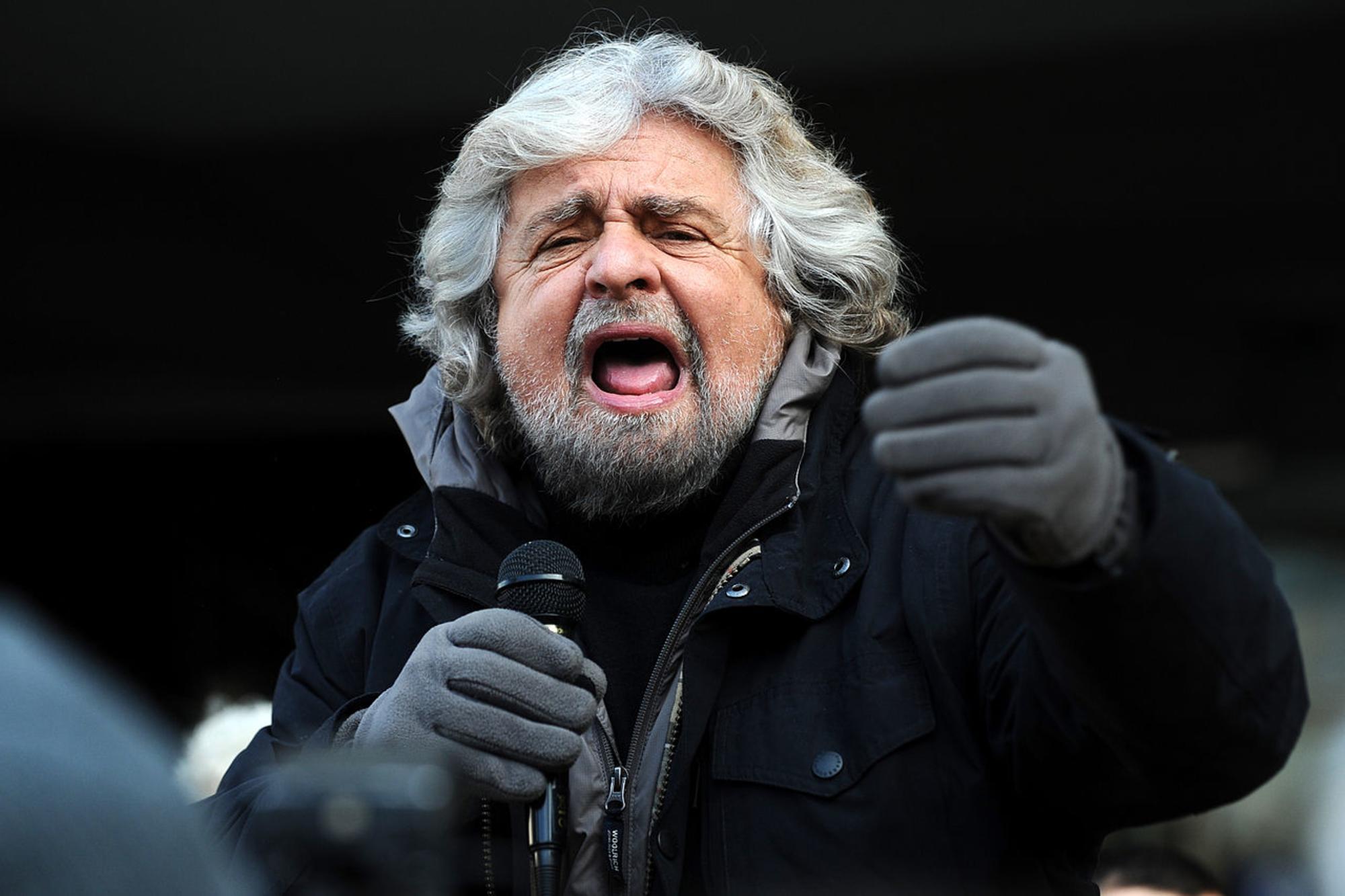 Beppe Grillo en un mitin en Trento, en febrero de 2012.