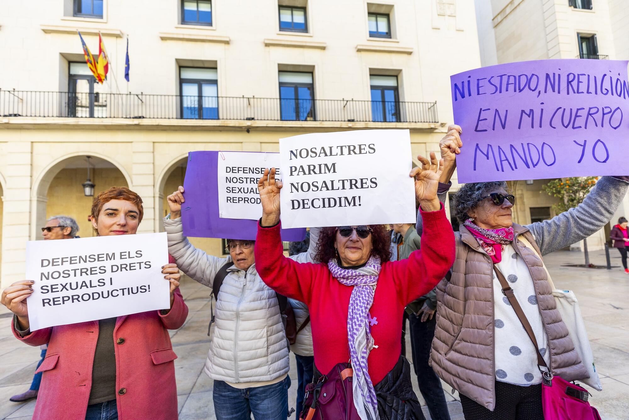 Movilización contra la oficina antiaborto de PP y Vox en Alicante - 9