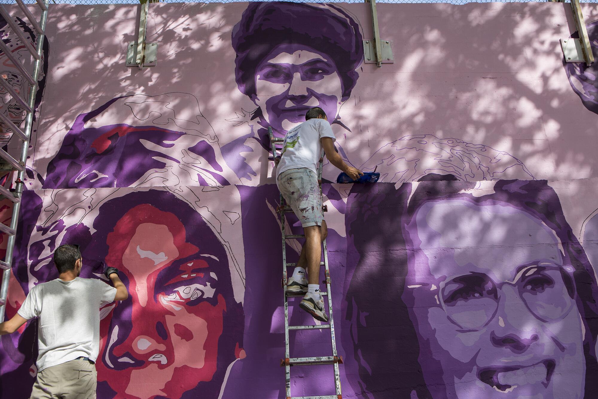 Reconstrucción del mural feminista de La Concepción en Ciudad Lineal, Madrid - 9