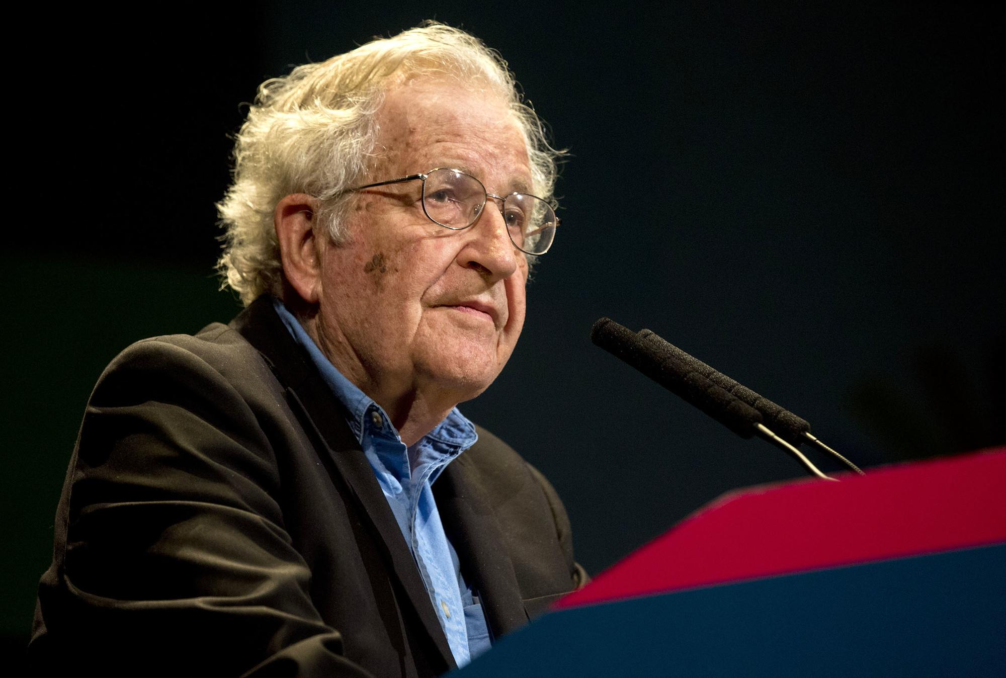 El pensador, escritor, lingüista y activista Noam Chomsky.