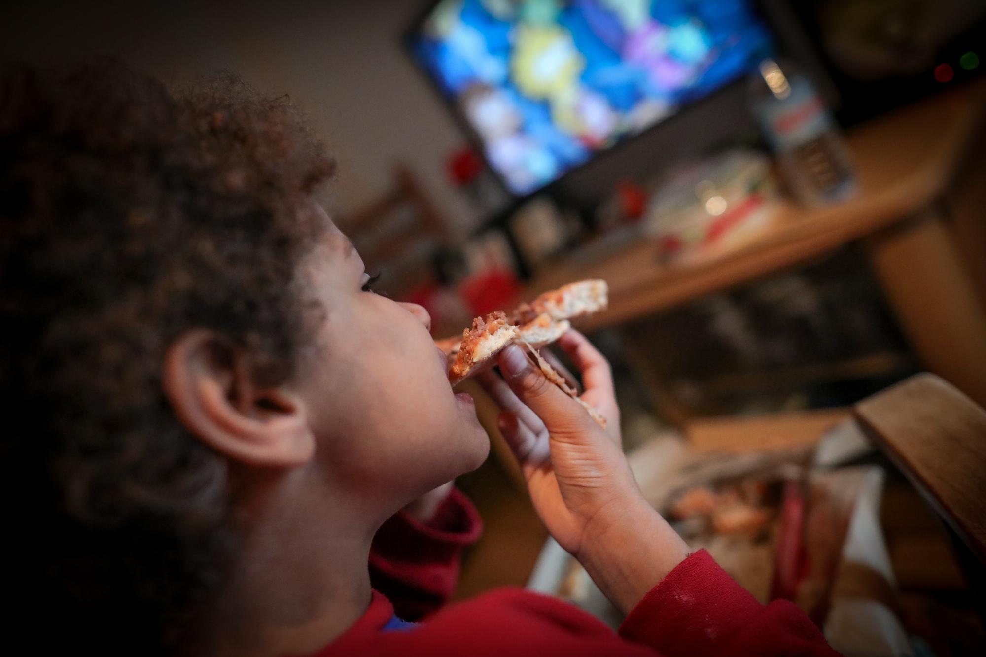 Menú infantil en tiempos de coronavirus: pizza, nuggets y refresco - 12