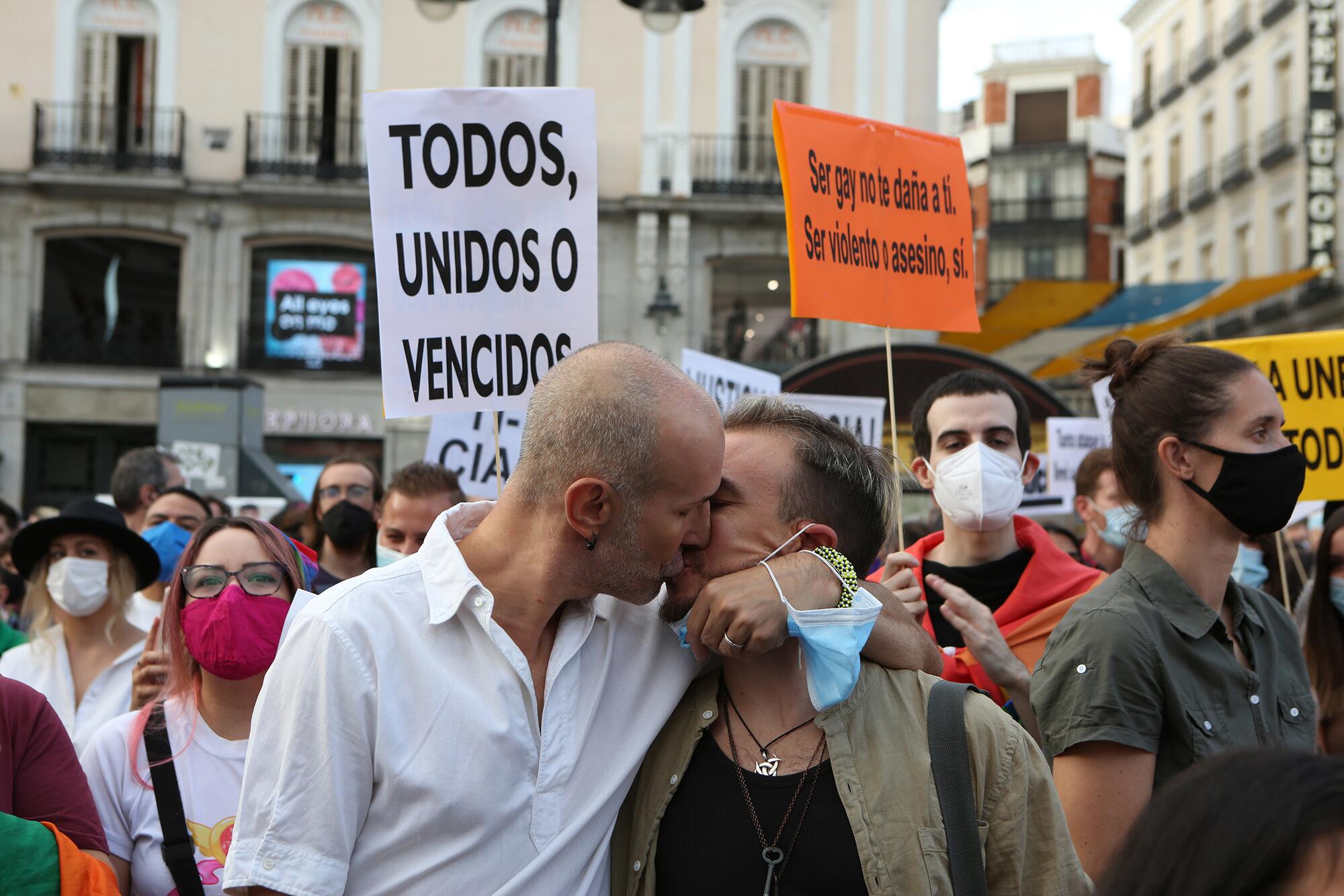 Concentración en Sol de colectivos LGTBI contra los ataques homófofos el 11 de sptiembre - 2