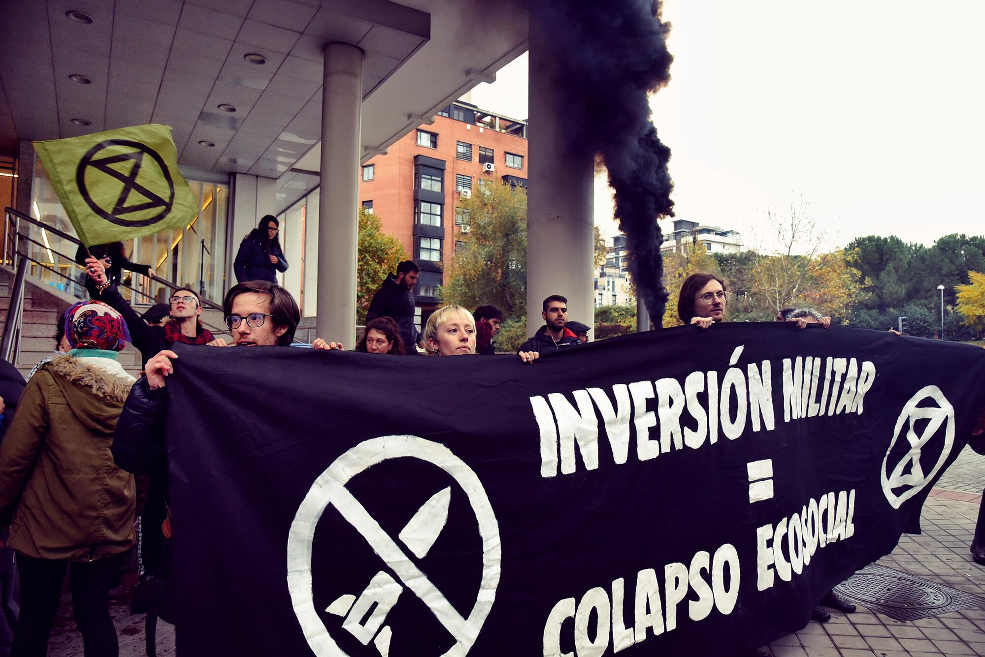 Acción Indra Extinction Rebellion - 12