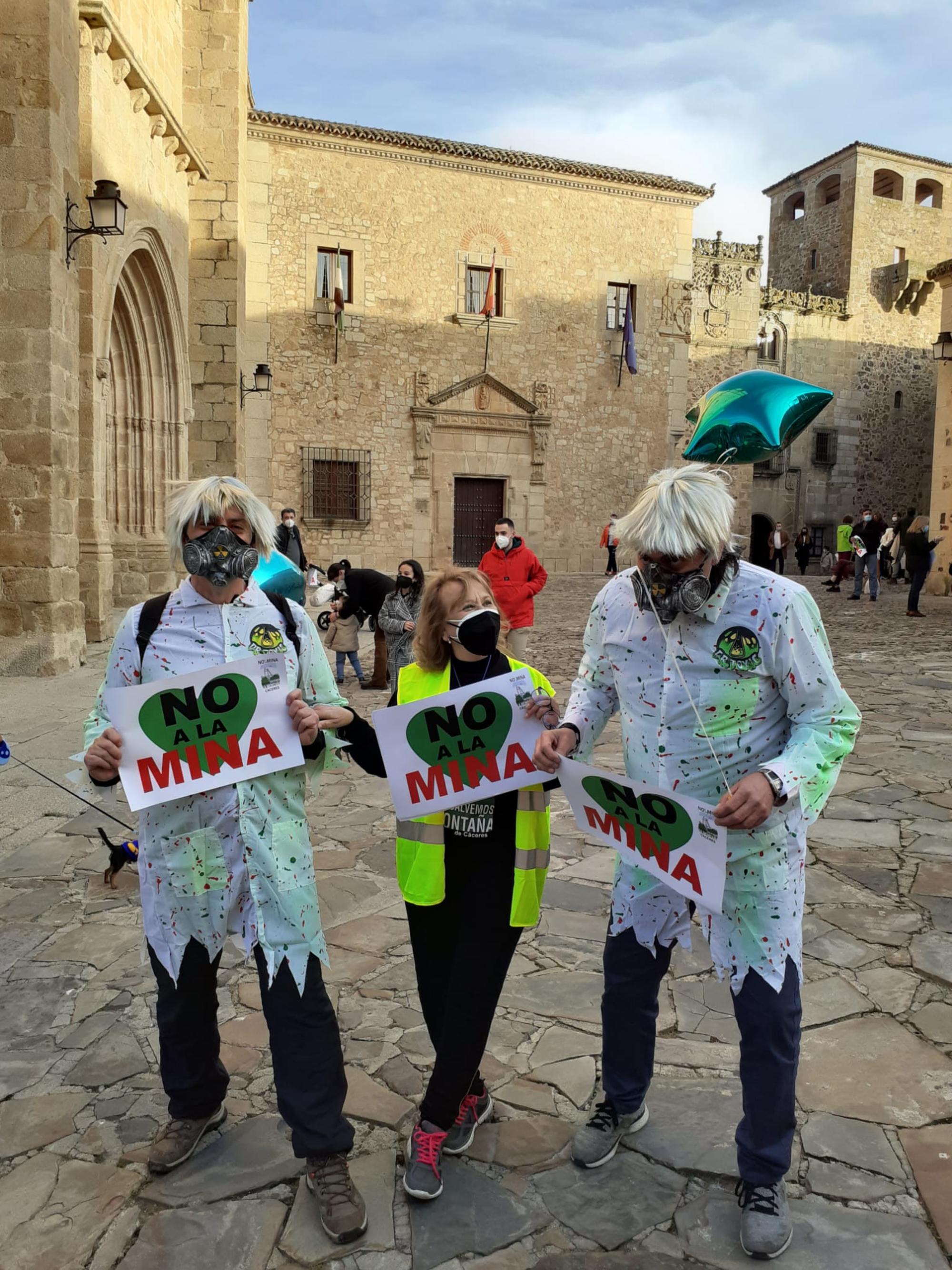 Ambiente festivo Cadena Humana Cáceres