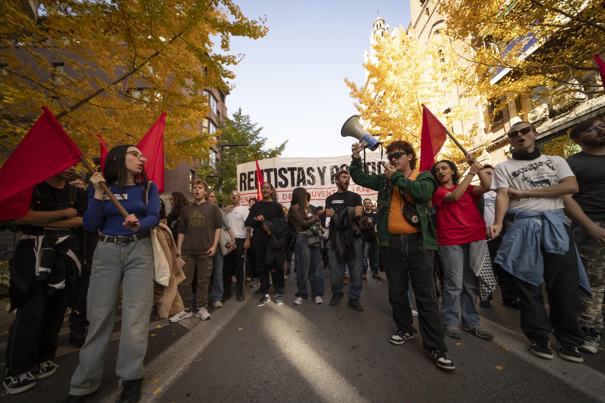 Manifestación contra el negocio especulativo de la vivienda - 14